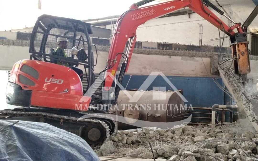 Sewa Excavator PC 50 PT. Mandira Trans Hutama